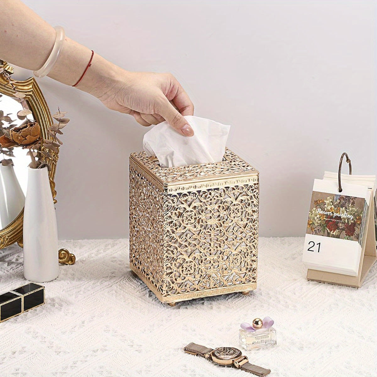Metal Golden Tissue Box Cover with Lid - Square Modern Rustproof Tissue Holder, Sturdy Flip-Top Design for Bathroom, Kitchen, Home & Office - Decorative Cube Tissue Case Compatible with Standard Cardboard Boxes, Easy to Clean & Space-Saving Decor, Tissue